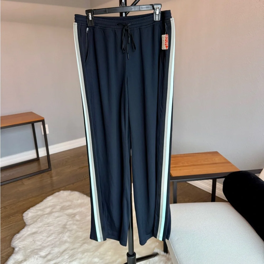 Free People Movement One On One Mesh Pants Black size M NWT!!! - Picture 4 of 9